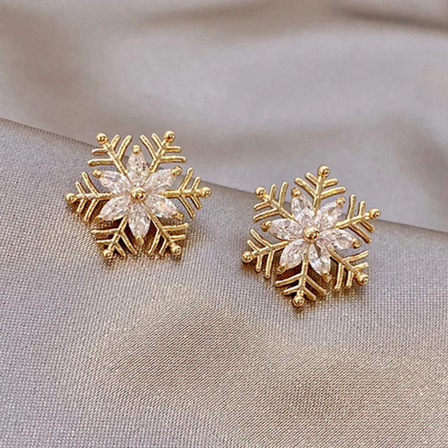 

Dainty Korean Christmas Snowflake Stud Earrings Women Bling Zircon Crystal Flower Ear Studs Wedding Brincos New Year Xmas Gift