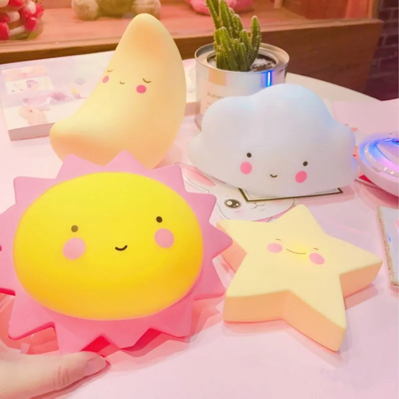 

1pcs Bonito unicornio, nube, estrella, Luna, luz de noche resplandeciente, juguete para dormir para niños, regalo de cumpleaños