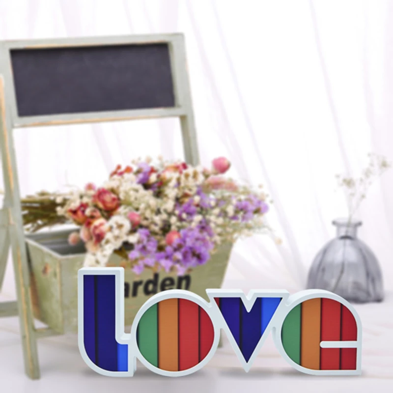 

Светодиодный ночсветильник с надписью «LOVE»