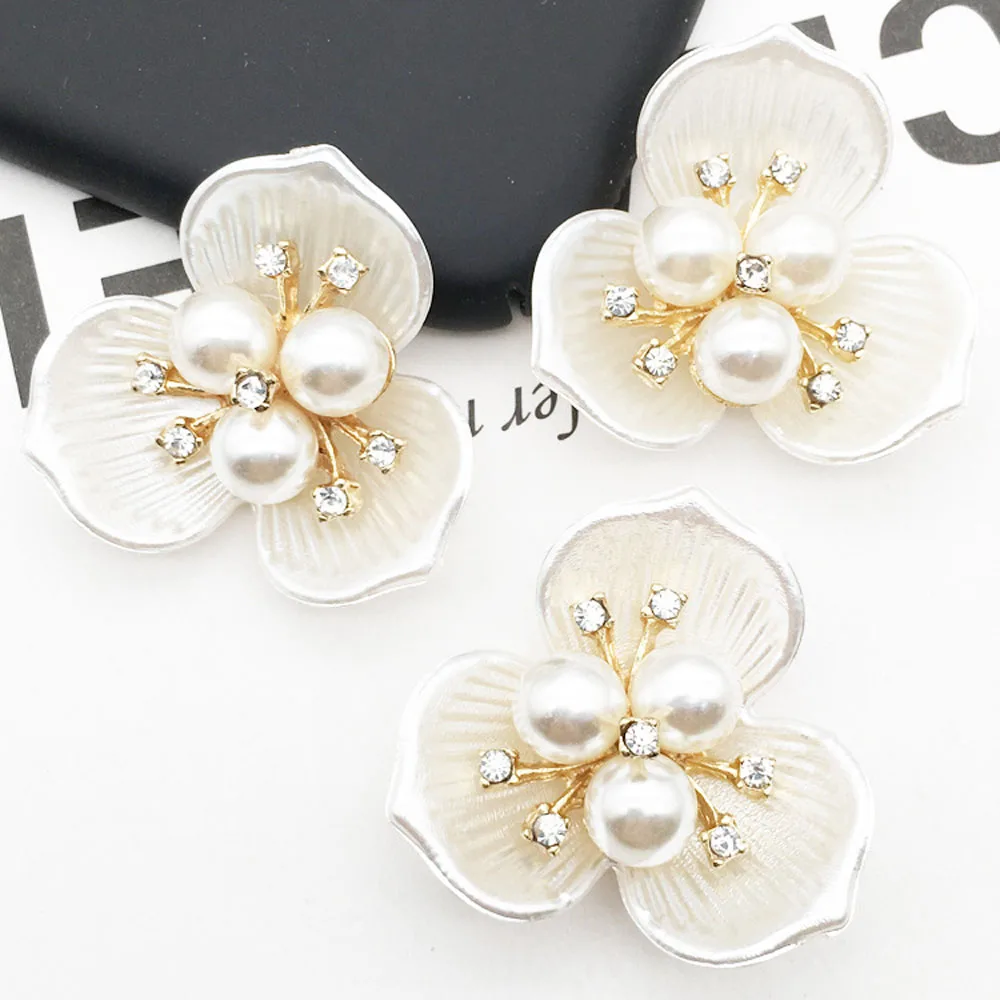 

10Pcs/Lot 33mm Alloy Rhinestone Buttons Shell Pearl Flower Heart Jewelry Accessories Bride Bouquet Flower diy Bag Hair Material