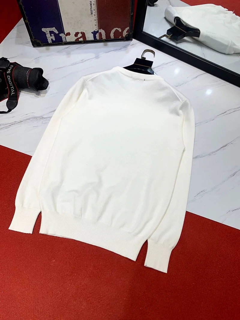 

New Winter Knitted Warm Thick Fabric Long-Sleeved Hot Drill Skull Men's Crew Neck Sweater Pullover Black And White