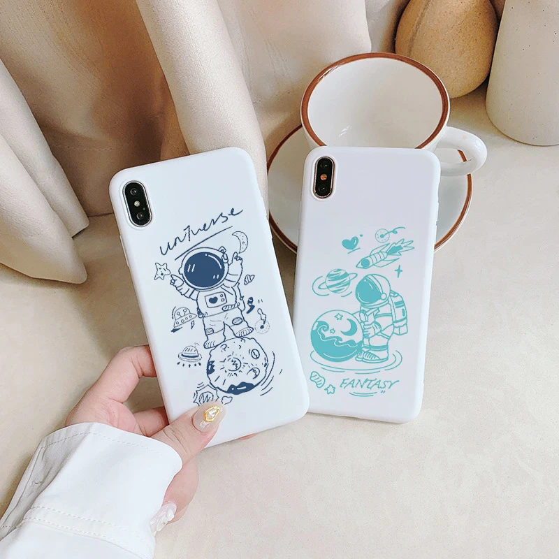 

Cute Cartoon Astronaut Cosmonaut Phone case For iPhone 12 11 Pro MAX X XS max XR 6s 7 8 plus SE 2 Funny Shockproof Matte Cover