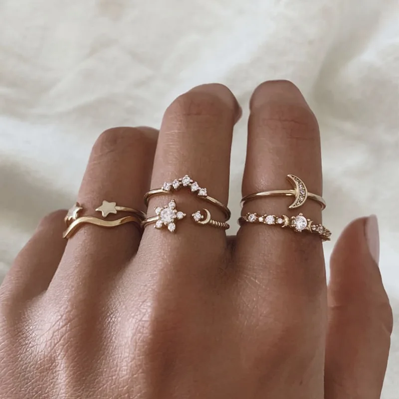 

IPARAM Fashion Vintage Gold Crystal Star Moon Knuckle Ring Set For Women Bohemian Geometric Flower Alloy Charm Ring Jewelry Gift