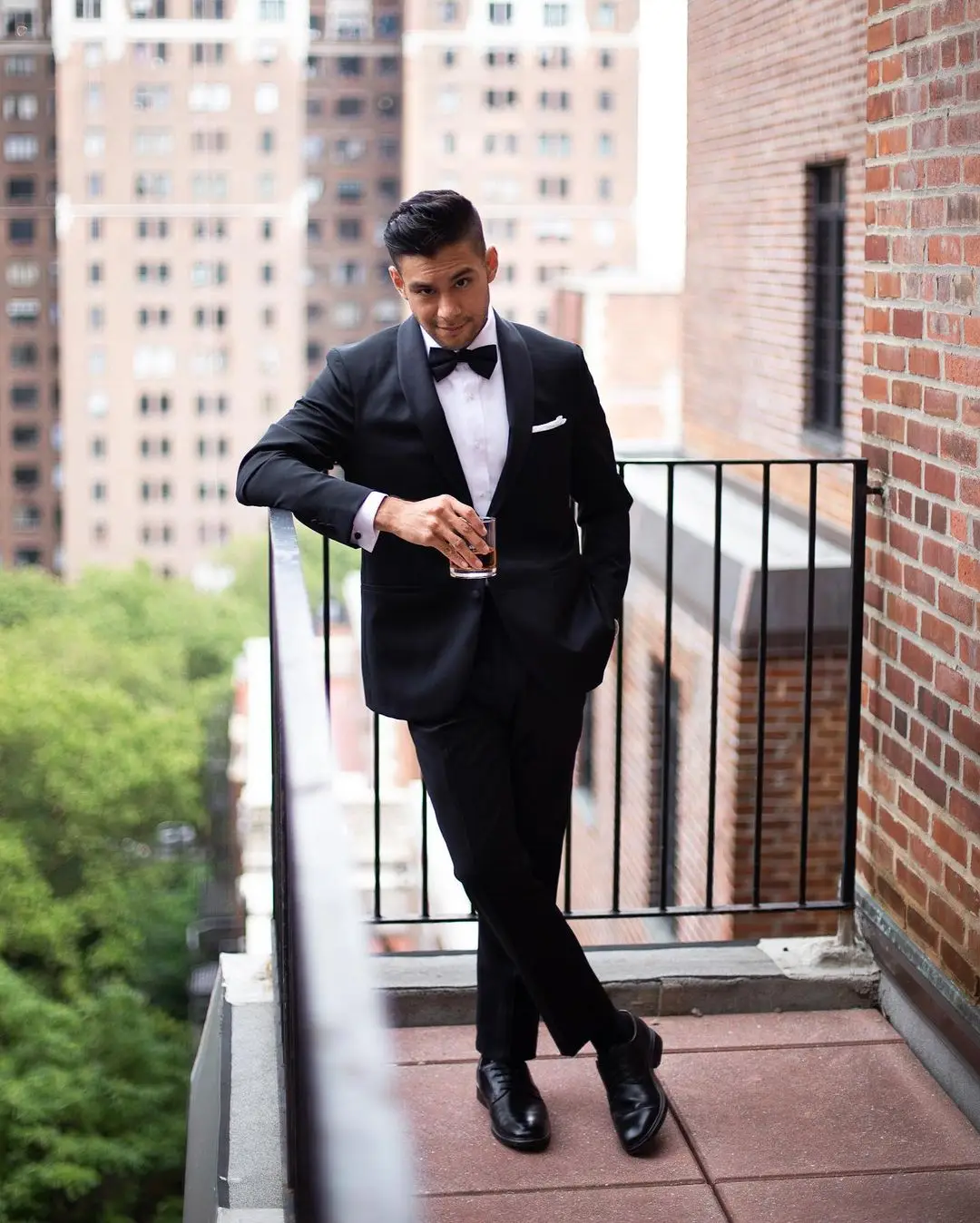 

New Design Slim Fit Men Suit Black Shawl Lapel Bridegroom Best Man Tuxedo 2 Piece(Jacket+Pant)Custom Made Wedding For Man Suit
