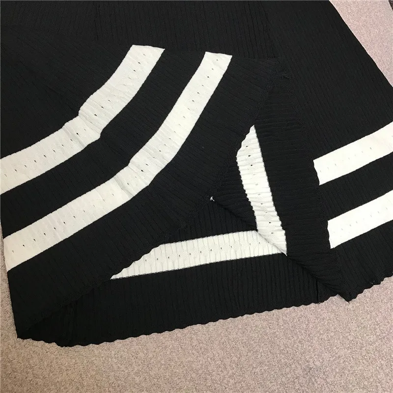 

Luxury French Dresses Female 2021 Summer O-Neck High Waist Slimming Silk Knitted Dress Fashion Elegant Black Dress for Women