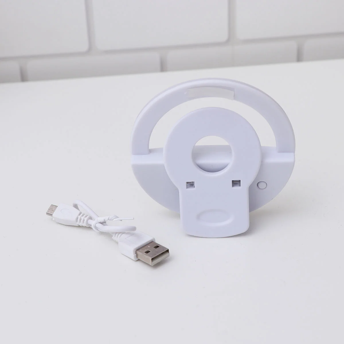 

Clip On LEDs Selfie Ring Light USB Rechargeable Selfie 3 Modes LED Camera Light for Smart Phones Camera Photography Phones