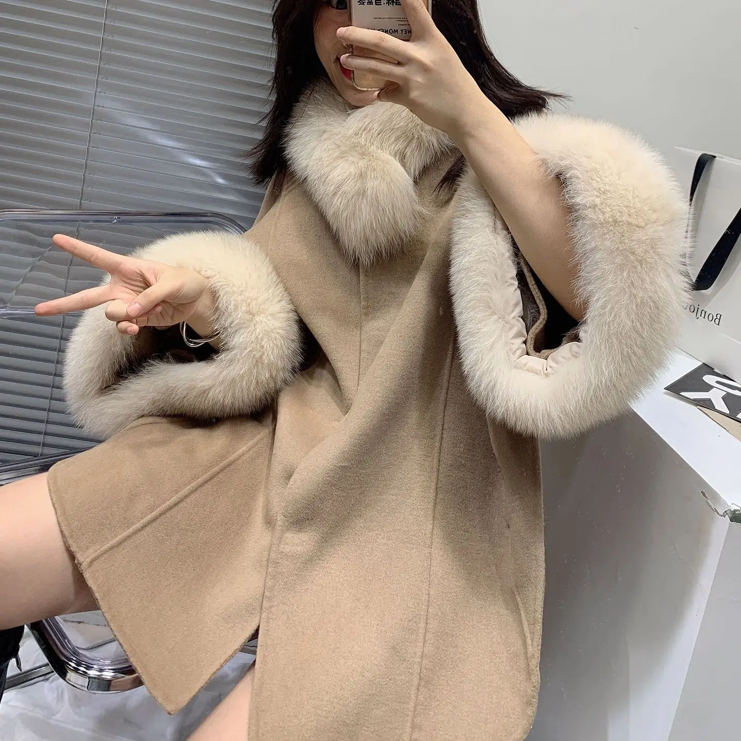 

2022 New years Cashmere Poncho Shawl Cape Real Fox Fur coats Stole Wraps Loose Style Veste Femme
