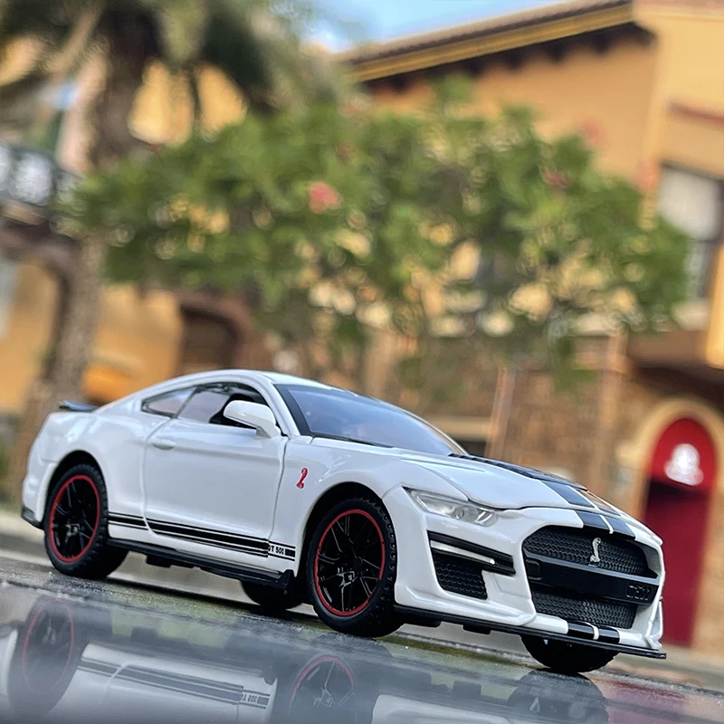 Модель автомобиля Ford Mustang Shelby GT500 1:32 Литые и игрушечные автомобили модель со