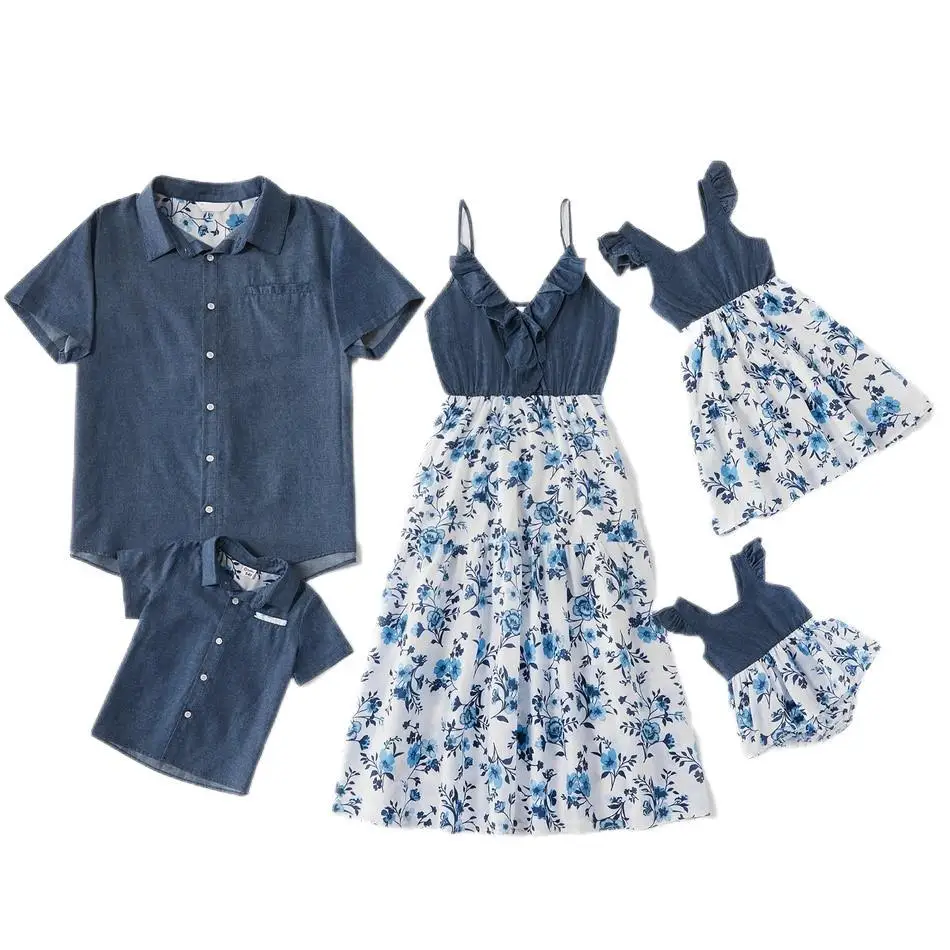 

Коллекция 2021 года, летняя футболка в полоску, наряды платья для мамы и дочки, платья для папы и сына, одинаковые Семейные комплекты для мален...