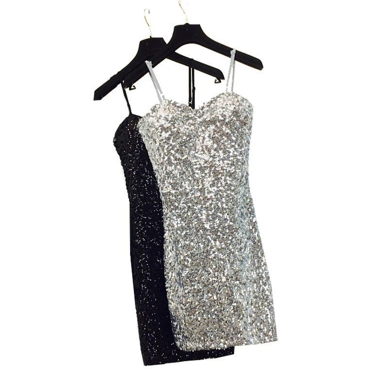 Соблазнительные туфли с серебряными блестками женское платье глубоким v