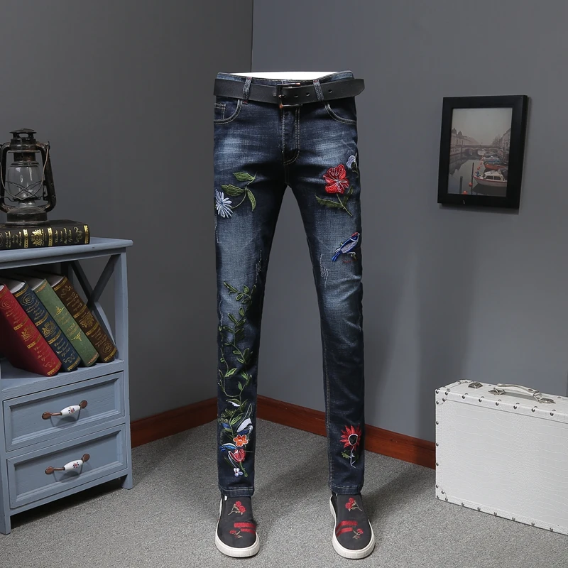 

2021 Man's jeans new European and American trend slim small straight tube fashion retro blue bird character embroidered jeans