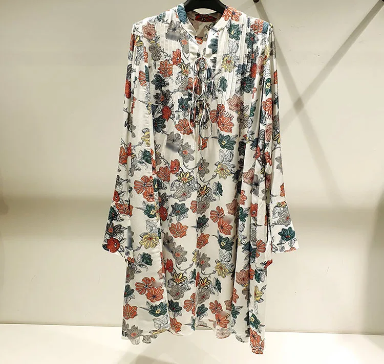 Женское платье мини из вискозы с цветочным принтом v образным вырезом и длинными