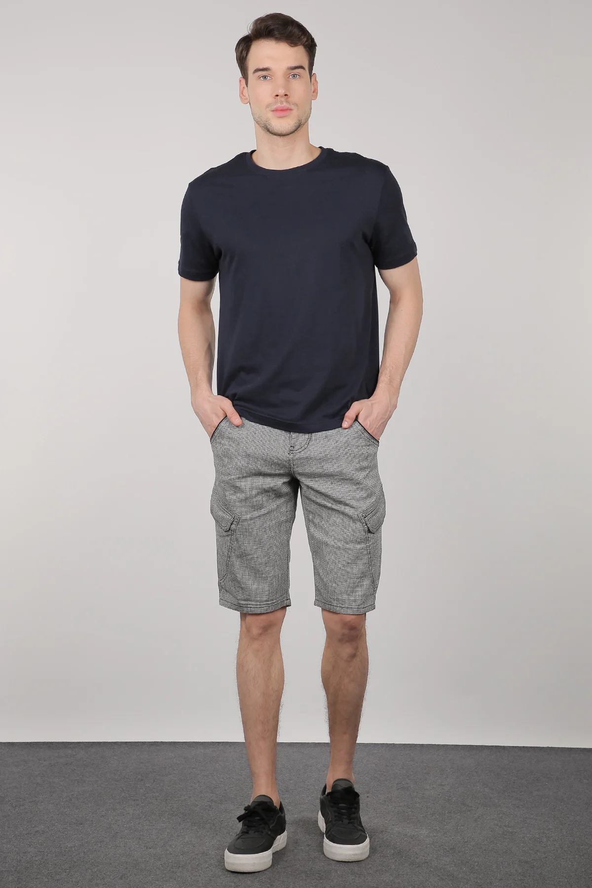 

Side Pocket Detailed Mens Capri