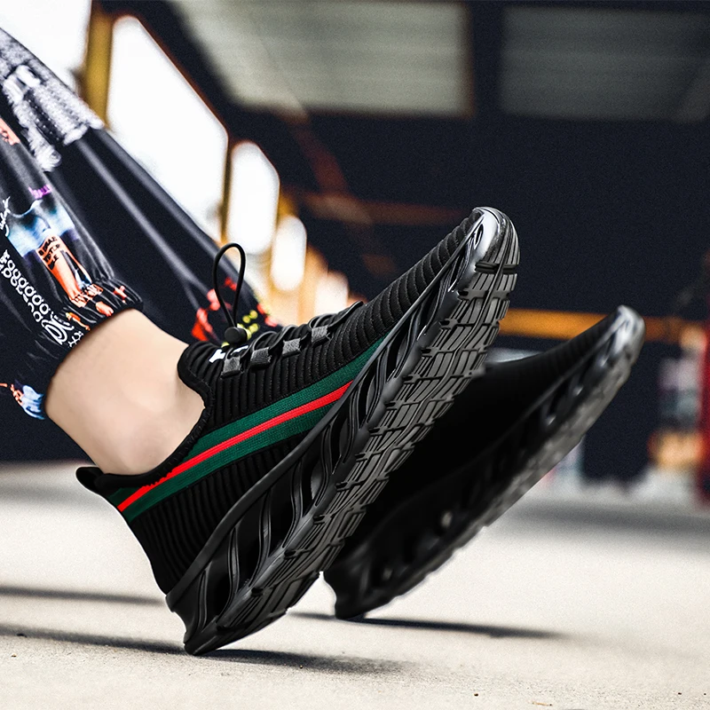 

Hot Sale Men's Running Shoes Flying Woven Breathable Casual Trendy Men's Shoes White Shoes Explosion Outsole Athletic Footwear