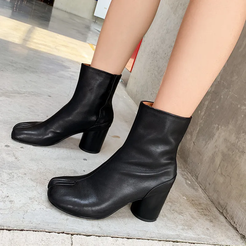 

Fall New Designer Brand Comfortable Trotters Boots Cowhide High Heel Black White Women Shoes Round Heel Zip Ankle Booties