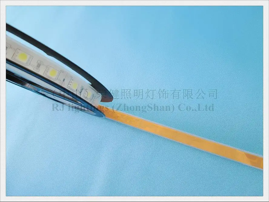 LED-полоса IP65 SMD 5050 световая гибкая мягкая DC12V SMD5050 60 светодиодов / м силиконовая трубка водонепроницаемая светлая.