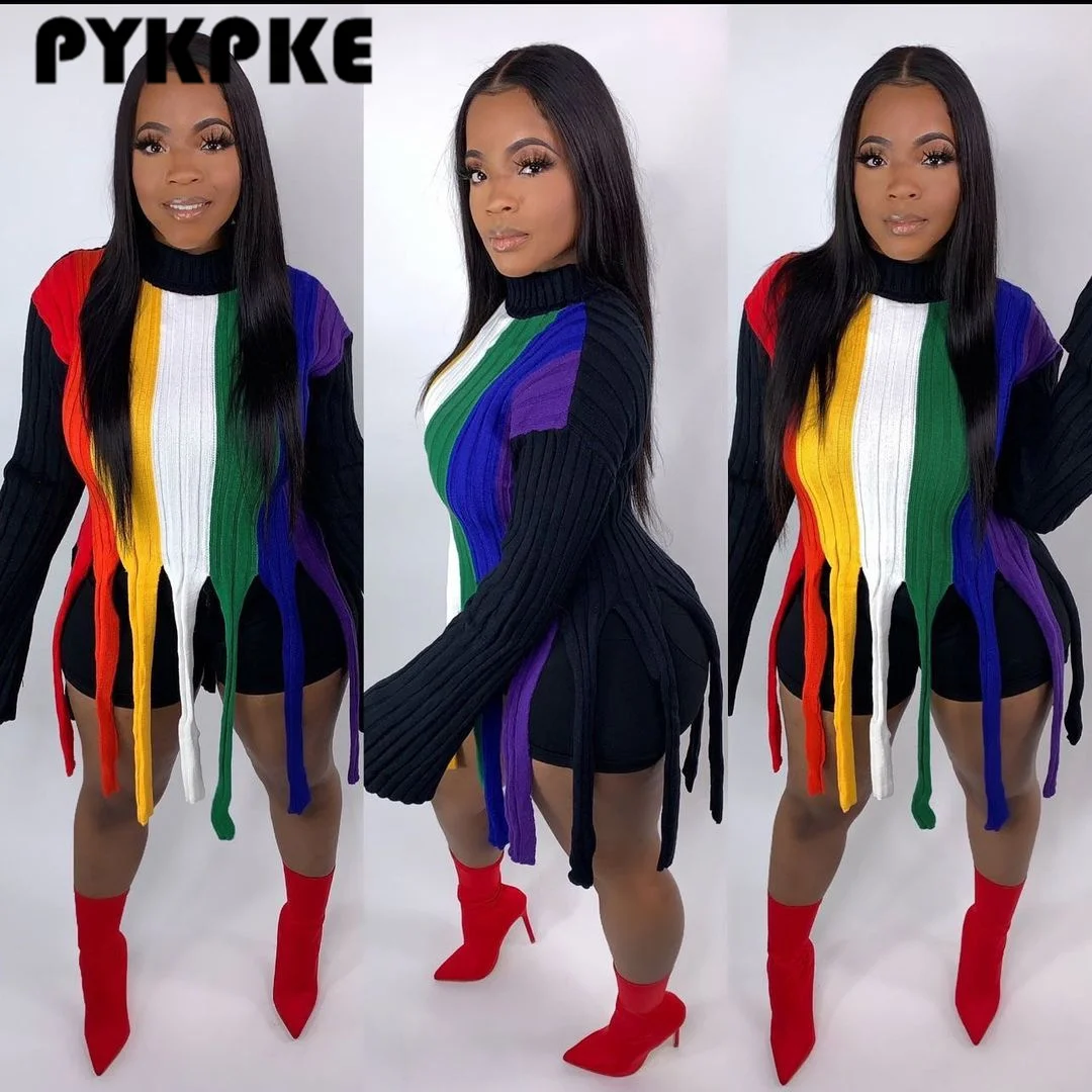 

Женский трикотажный свитер с воротником-хомутом и хроматической полосой