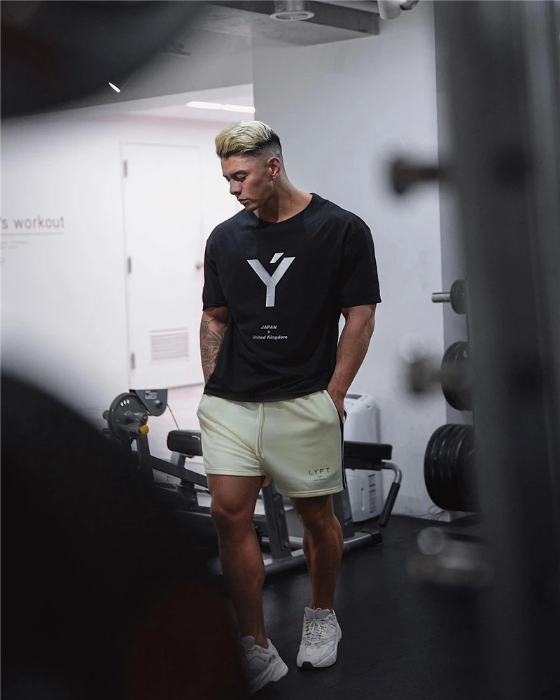 2020 Новая фирменная модная мужская футболка с короткими рукавами в тренажерном