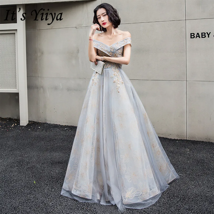 Женское вечернее платье с вырезом лодочкой It's Yiiya белое открытыми плечами и