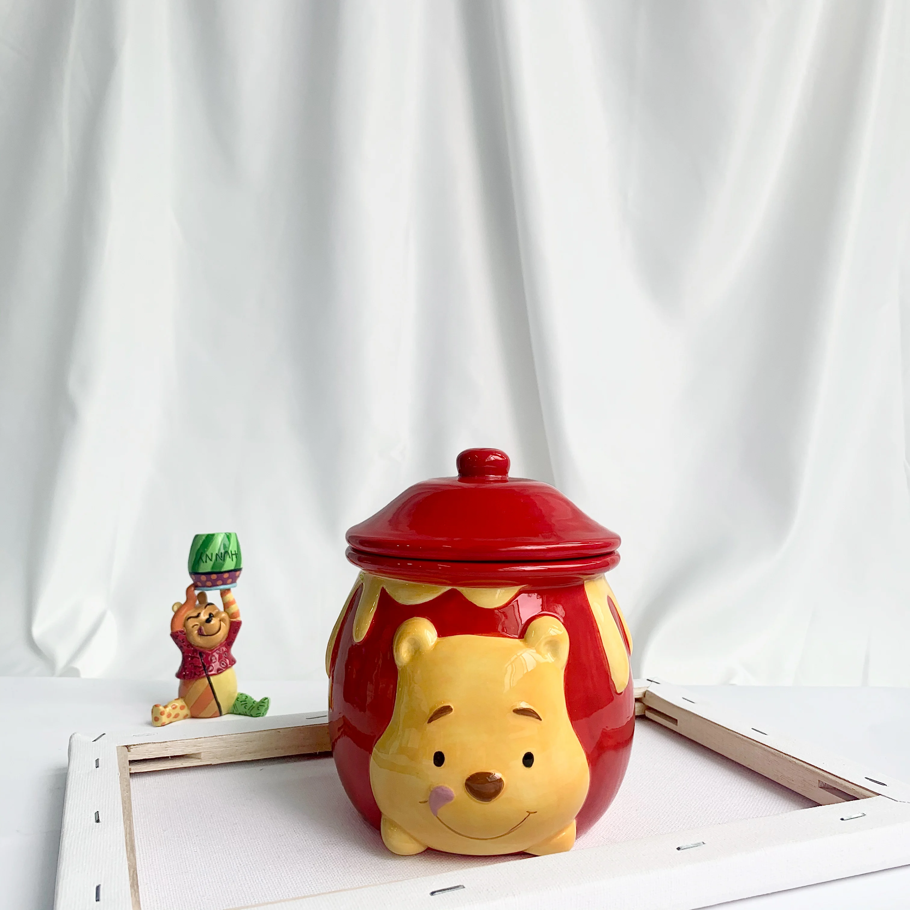 

Disney Winnie the Pooh storage jar storage jar Pooh bear ceramic mug with lid