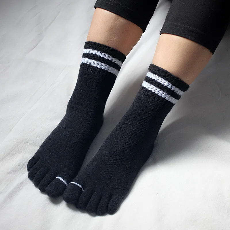 Осенне зимние женские теплые мягкие однотонные носки с мультяшным принтом пятью