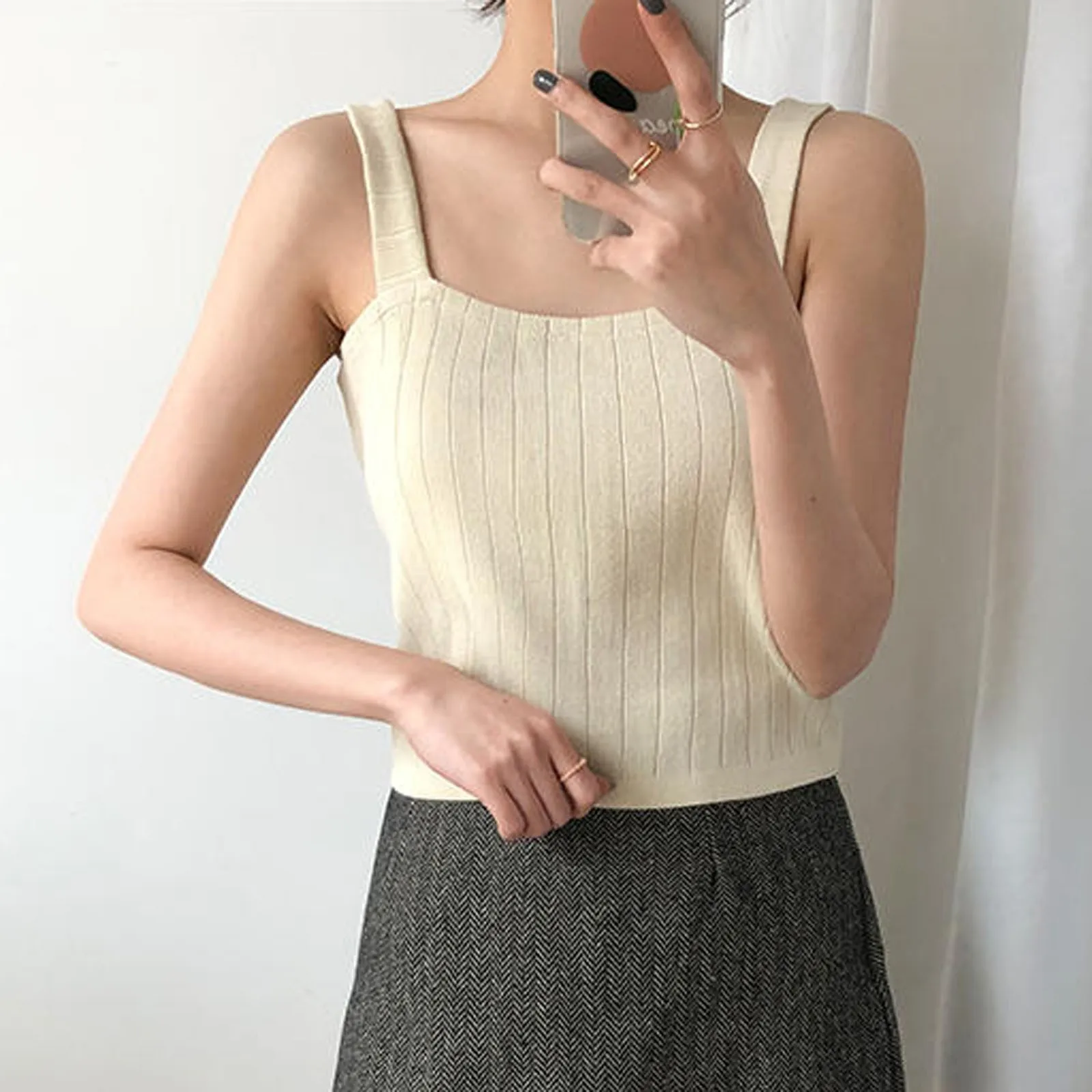 

Women Summer Flat Shoulder Vest Ladies Daily Casual Solid Color Camisole Loose Hirakuchi Casual Sleeveless Tops Softs 2021