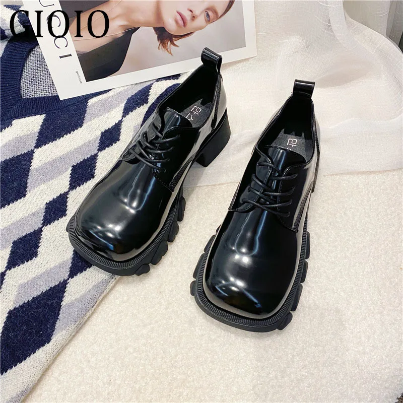 

Gioio Patent Leather Shoes Retro Mary Jane shoes Round Toes Black Shoes 2021 Autumn thick heel shoes crystal women's shoes