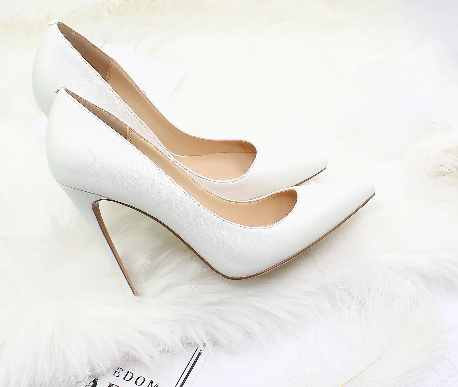 

2020 new pointed fashion high heels for women