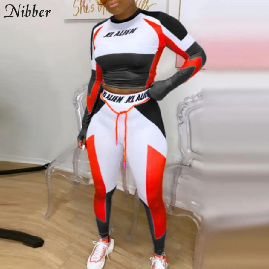 Женский спортивный костюм Nibber лоскутный комплект из двух предметов укороченный
