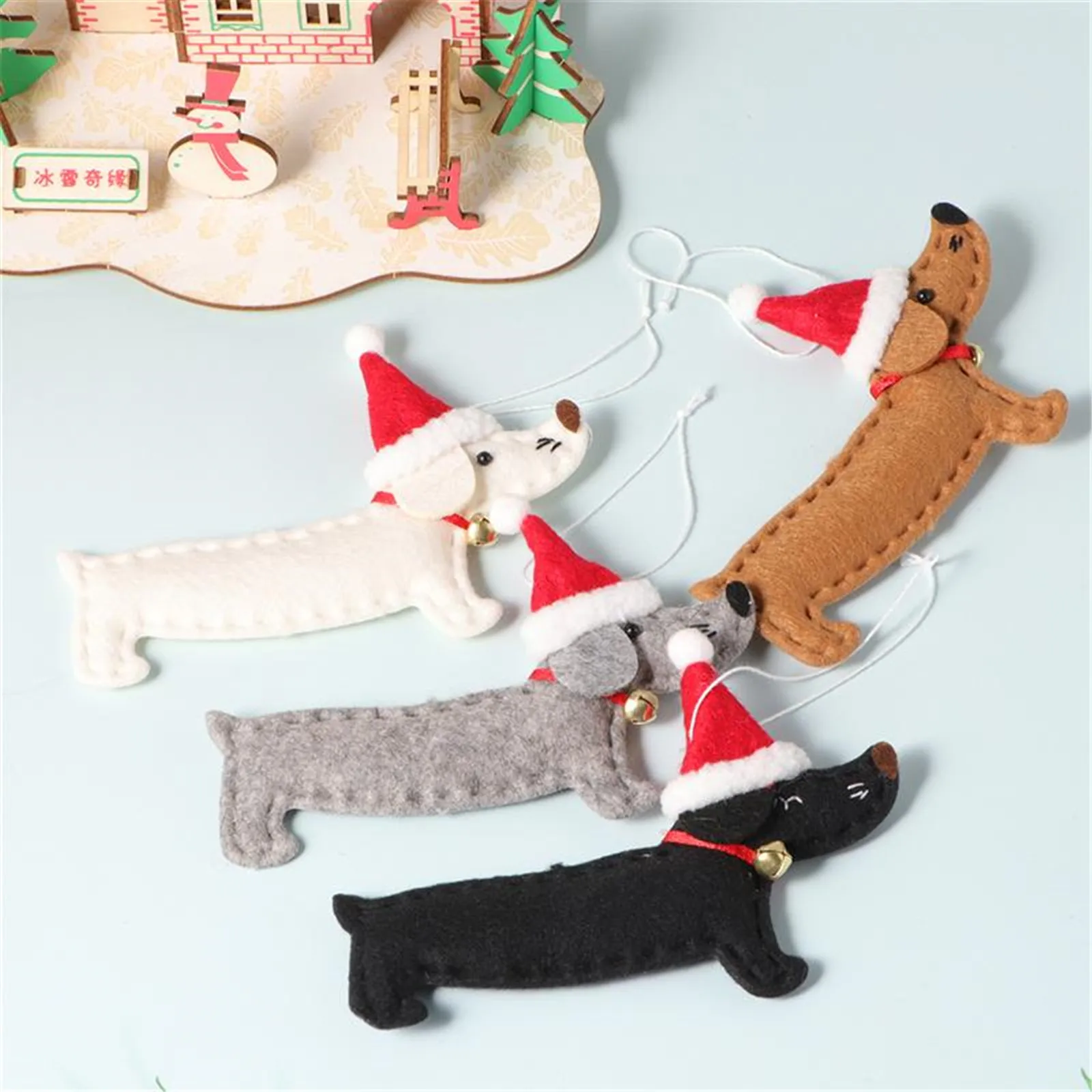 

Christmas Tree Dachshund Shape Hanging Decoration Ornament Window Pendant Fashion Cute Home Ornament