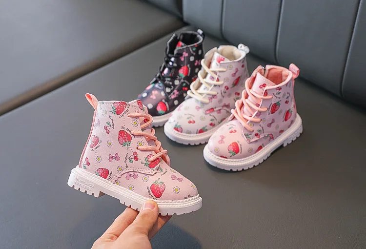 

Cotton warm baby girl English wind leather boots 2020 winter new girl Martin boots cute strawberry boots baby shoes botas botas