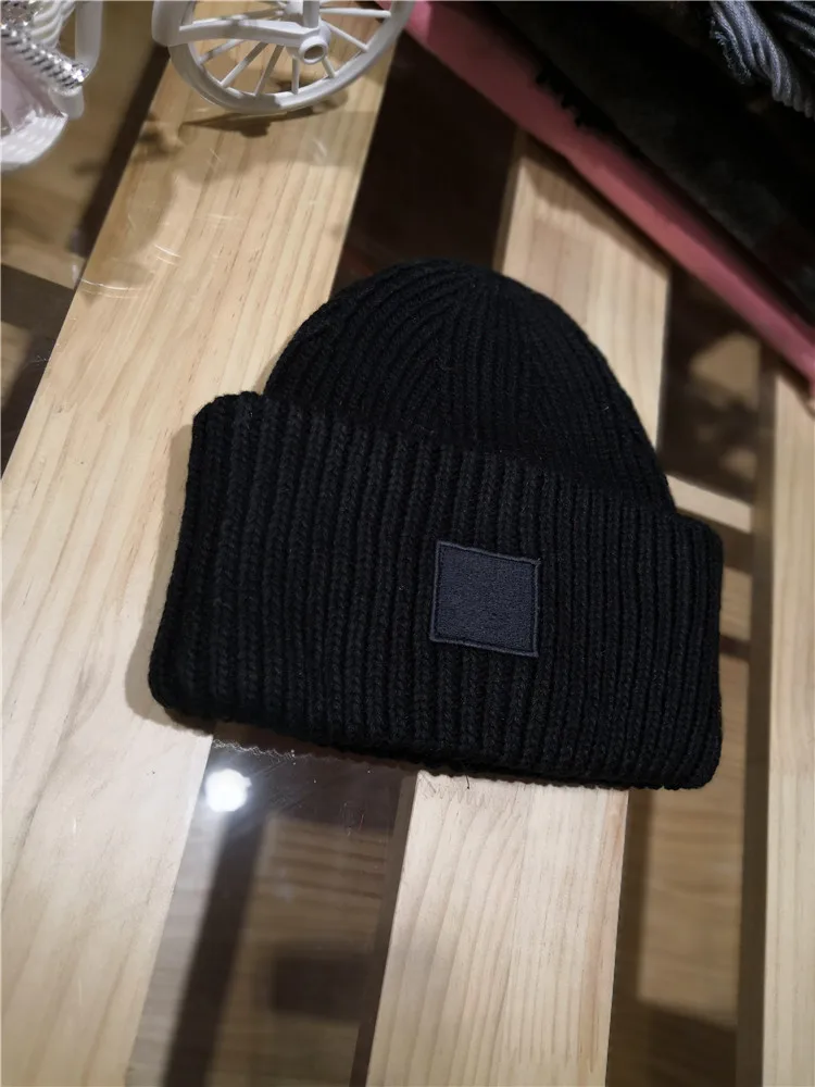 

Woollen smiling cap men and women winter warm knit couple woollen garment cap versatile lucky cap sports cap street cap