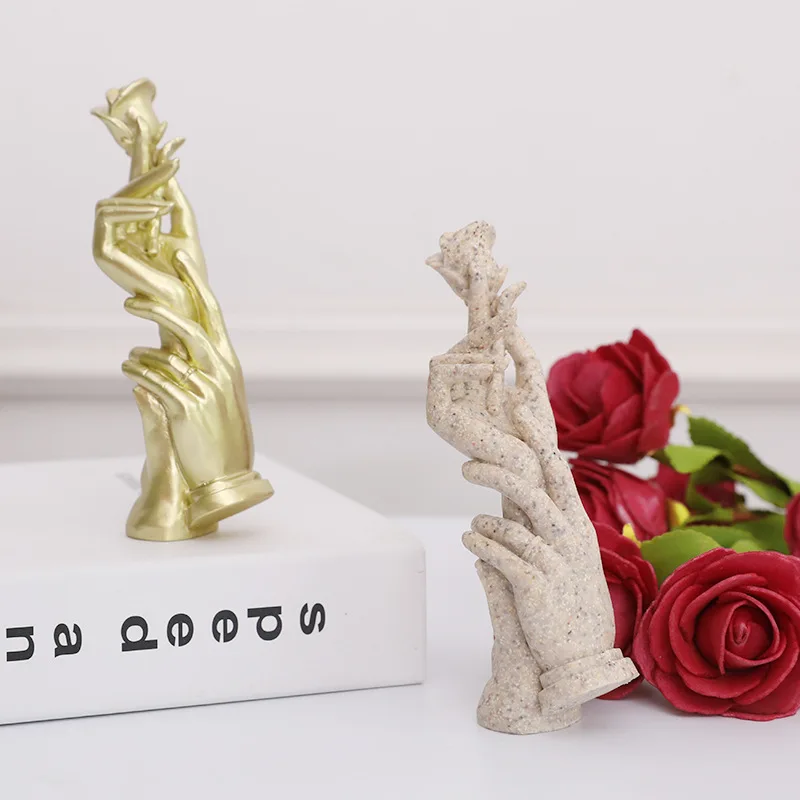 

Resin Hand Holding Rose Figurines Wedding Decor Anniversary Souvenirs Home Decoration Hand in Hand Sculptures Romantic Gifts