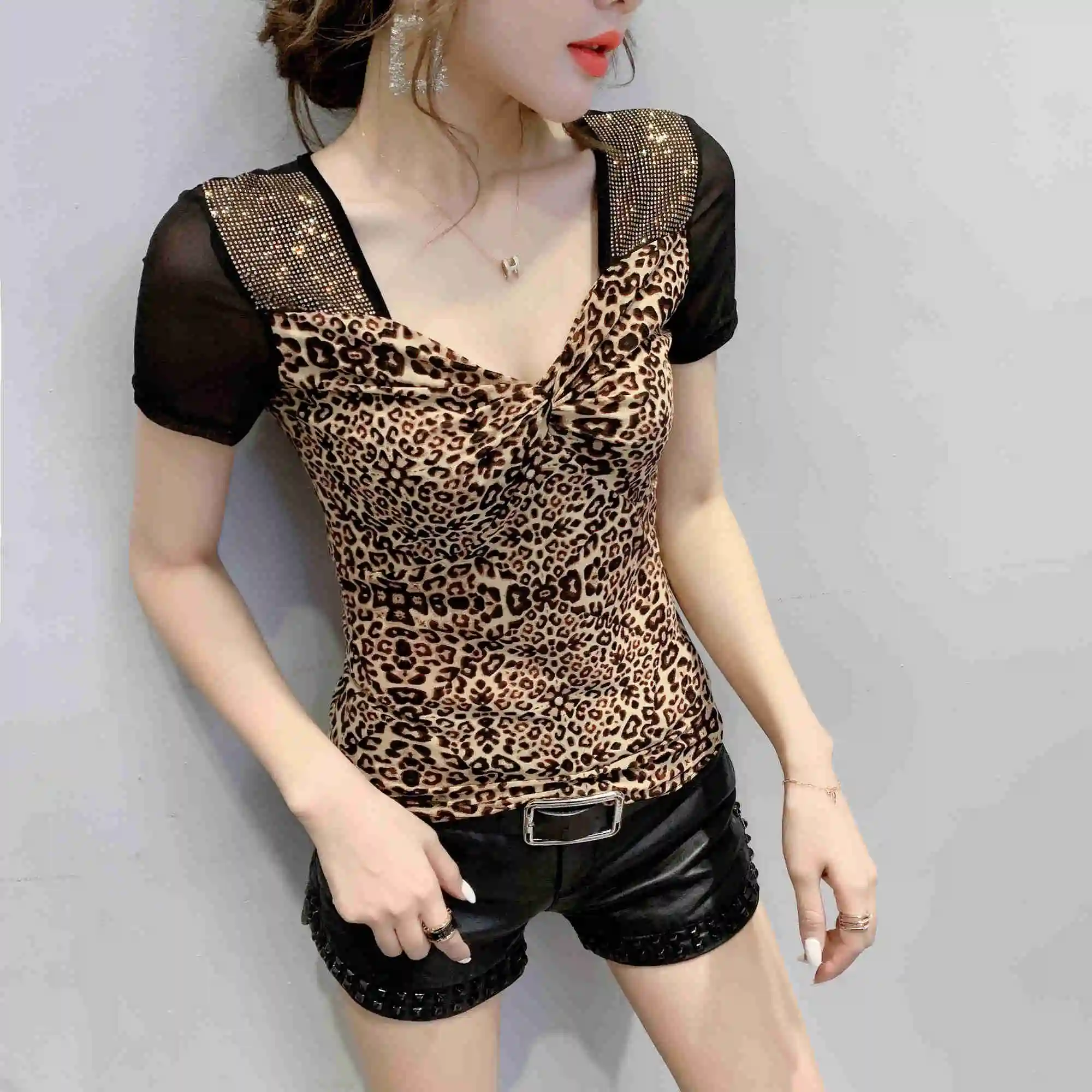 

#7187 Leopard Black Sexy T Shirt Women V-neck Casual Basic Woman T-shirts Short Sleeves Diamonds Korean Fashion Tee Shirt Femme