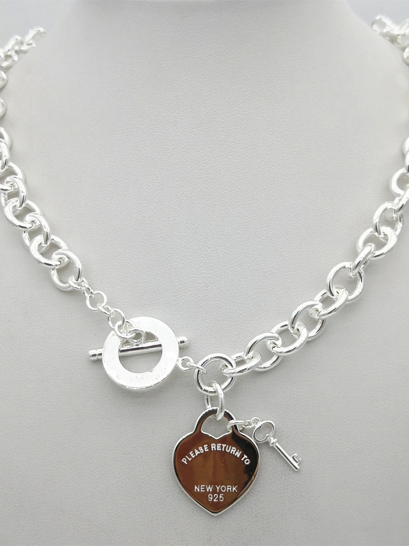 

The spring tide of the new heart key hang act the role of the necklace