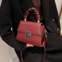 Fashion Atmosphere Handbags French Niche Design Bag Women Autumn 2021 Pu Leather Messenger Bag Portable Shoulder Bag