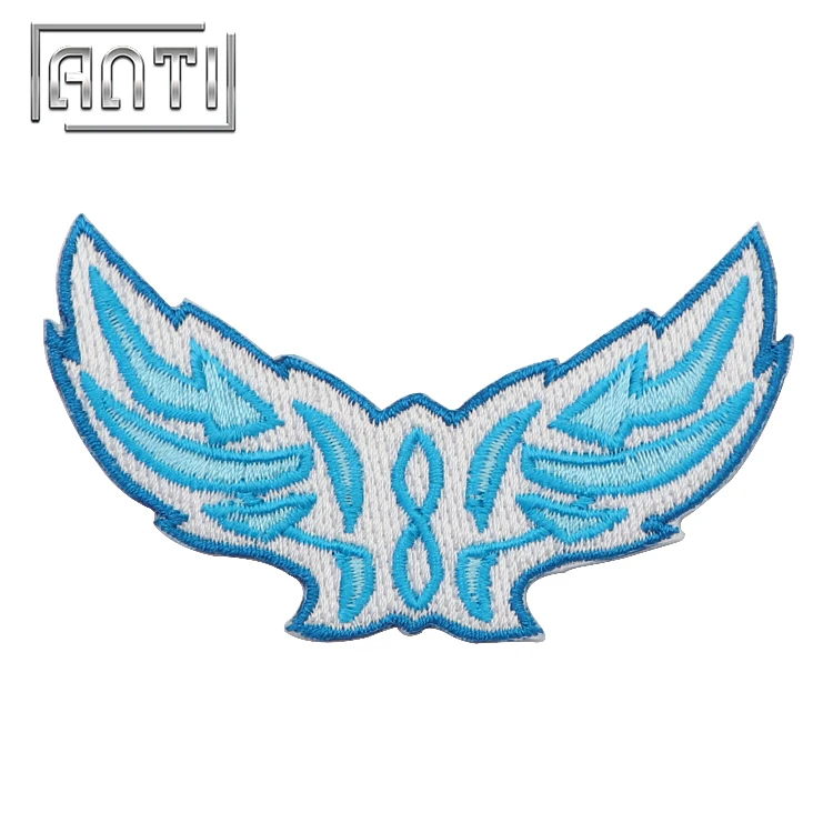 

Пользовательские изображения крыльев, вышитые железом на задней стороне