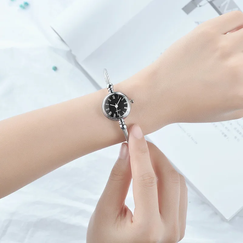 

1PC Pop Luxury Vintage Fashion Silver Women Dress Watches Casual Quartz Stainless Steel Band Bracelet Watch Analog Wrist Watches