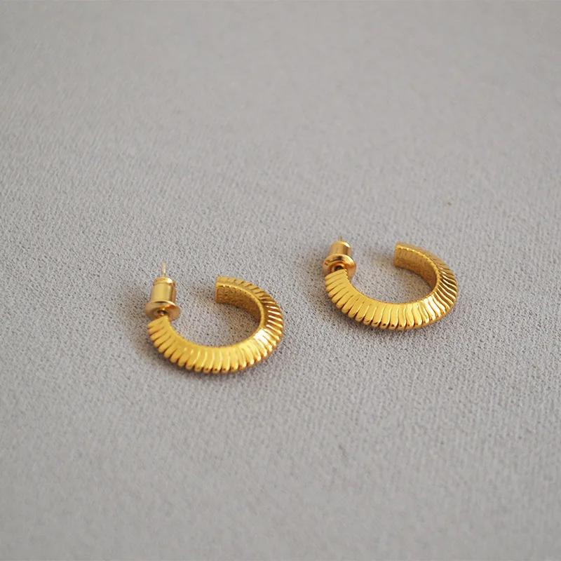 

Minority cool style brass gold plated simple versatile earrings women temperament fashion Earing pin anti-allergy jewelry
