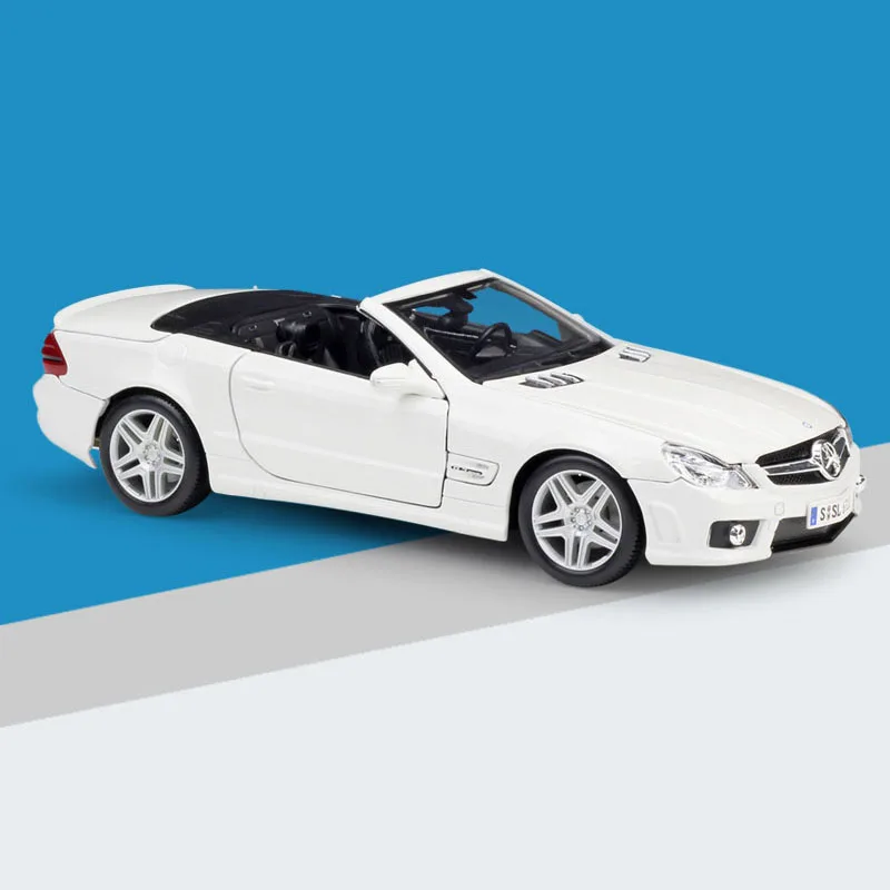Maisto SL63 AMG, спортивный автомобиль, литая под давлением модель автомобиля, 1:18, металлический сплав, высокая симуляция автомобилей с базой, игрушки для мальчиков, транспортные средства, подарки для мальчиков - Цвет: White with box