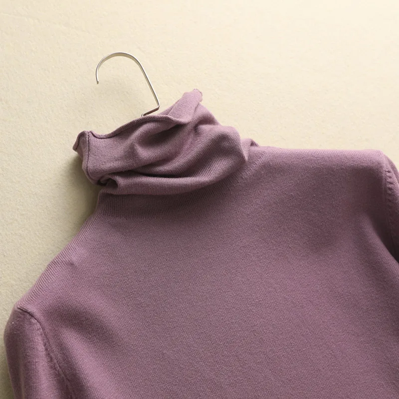 Женский свитер с высоким воротом из мягкого розового материала белый осенний 2021 |