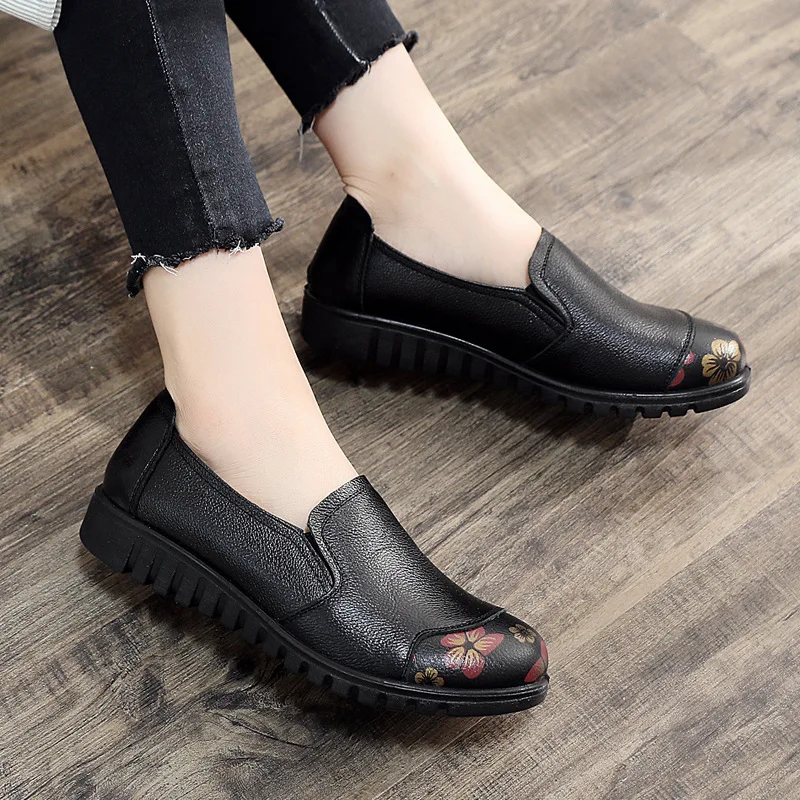 Весенние черные лоферы на плоской подошве женская кожаная обувь топ