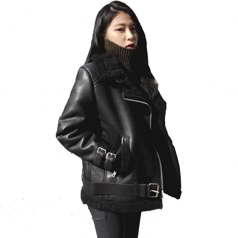 Новая кожаная флисовая куртка женская мотоциклетная с меховым воротником