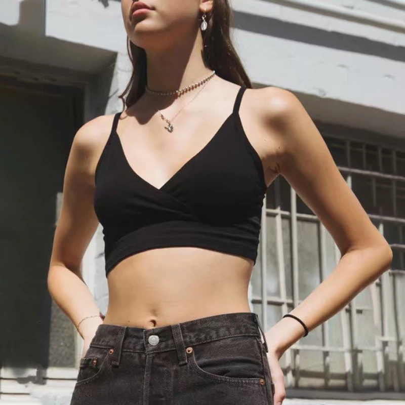 Топ женский с леопардовым принтом и глубоким V-образным вырезом на бретелях |