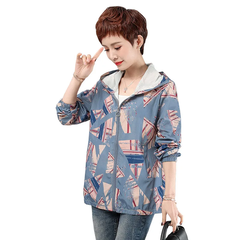 

Куртка с принтом для мам среднего возраста, Короткая Повседневная ветровка размера плюс, верхняя одежда с капюшоном для женщин, 3370, 2020