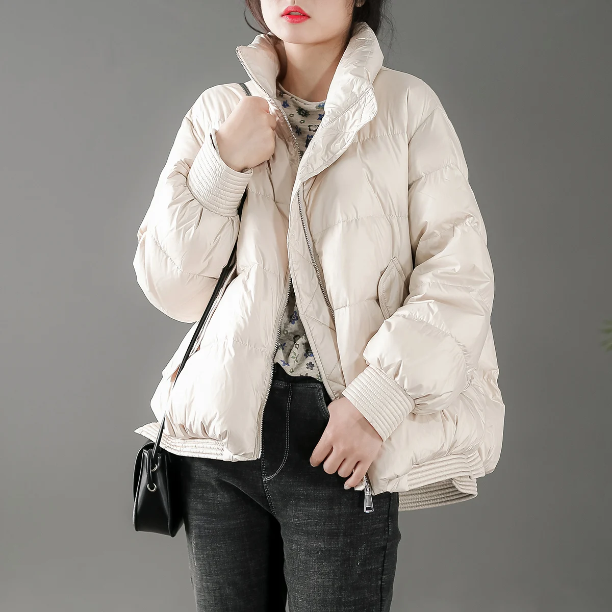 

Stand-up collar short Down jacket Women 2022 Loose Casual bright white duck down pure color Down jacket thickened jacket Women