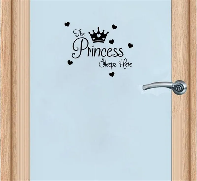 Наклейки на стену в детскую комнату Принцесса спит здесь | Дом и сад