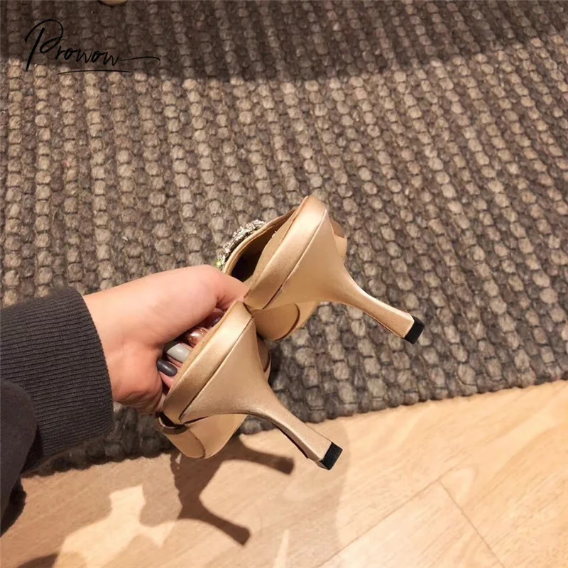 

Women's Shoes