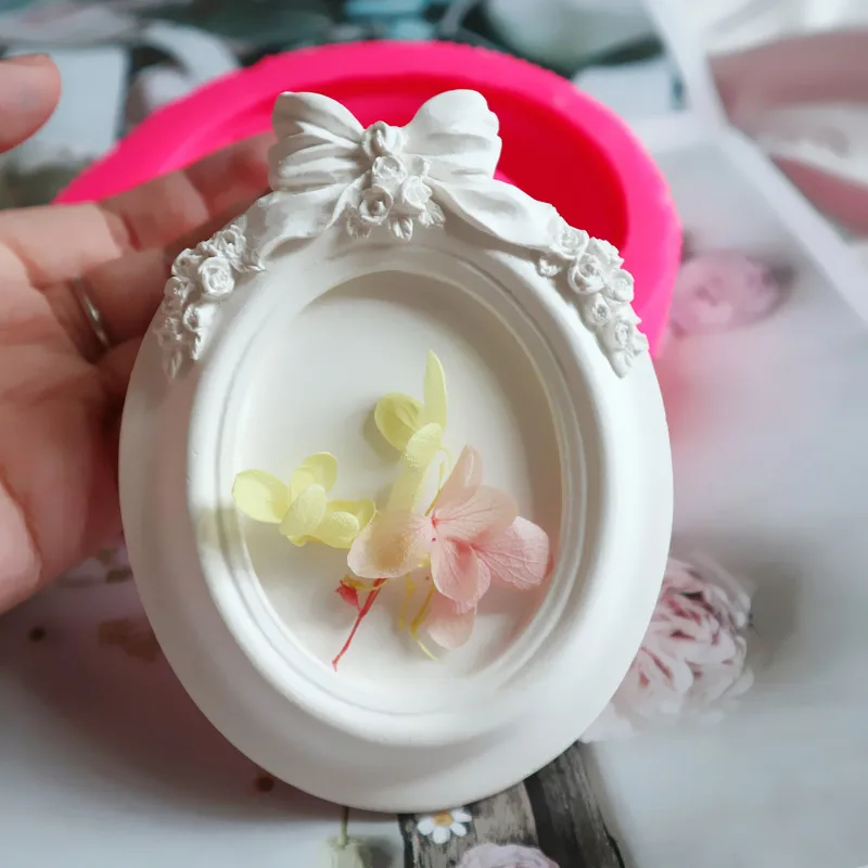 

Vintage Embossed Bow Photo Frame Mould Aromatherapy Plaster Crafts Pendant Cake Fondant Decoration Mould