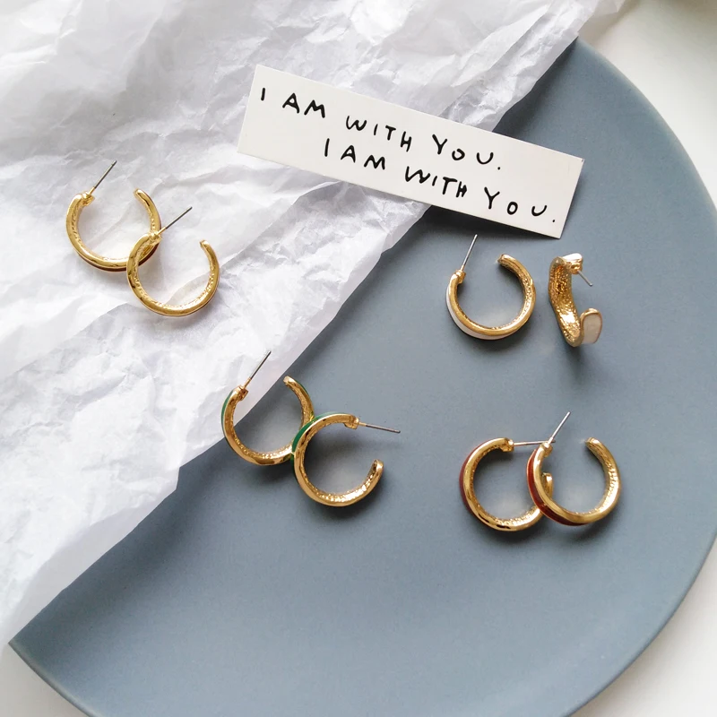 Креативные серьги подвески в форме букв с виде старинных путей эффектом